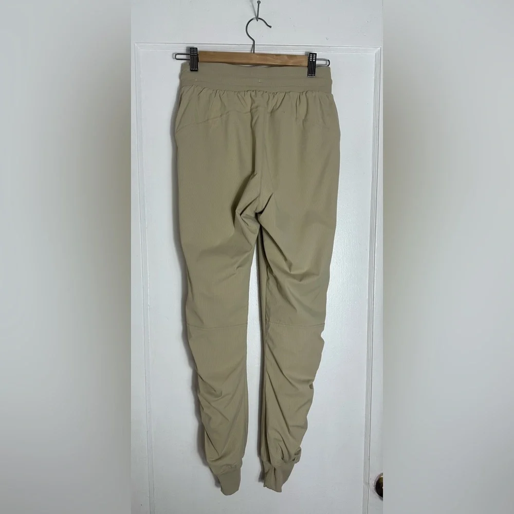 Lululemon Beyond the Studio 7/8 Jogger - Size 4